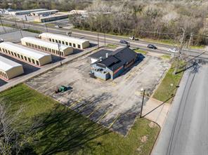 2400 Woodlawn Boulevard - Photo 38