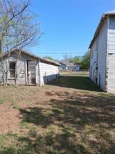 208 E 4th Street - Photo 4