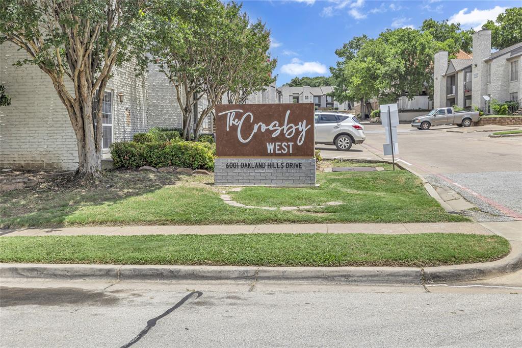 6040 Stoneybrook Drive - Photo 3