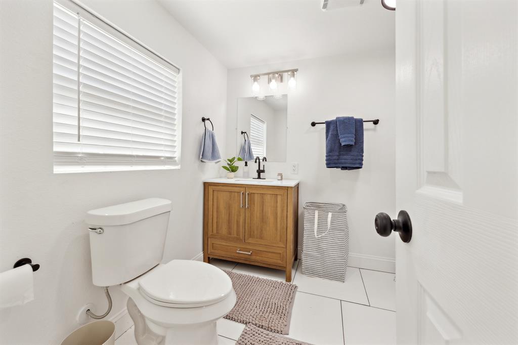 229 Sherman Drive - Photo 2