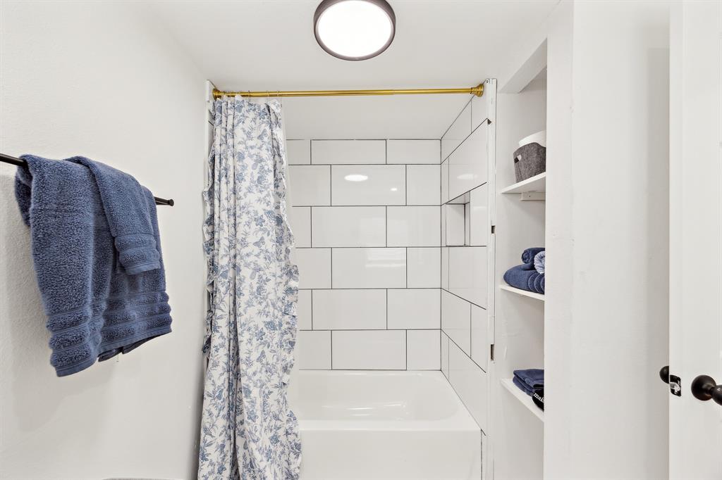 229 Sherman Drive - Photo 3