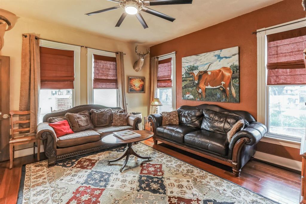 203 W Commerce Street - Photo 8