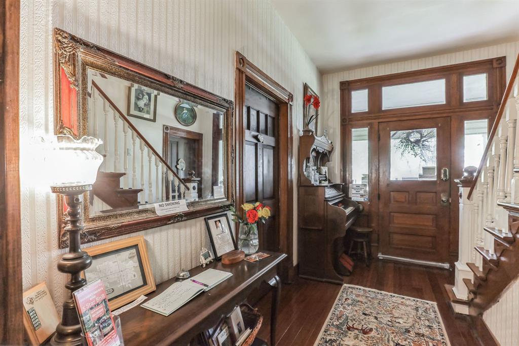 203 W Commerce St - Photo 4