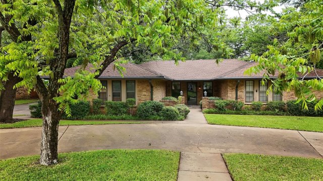 1305 Cliff Drive