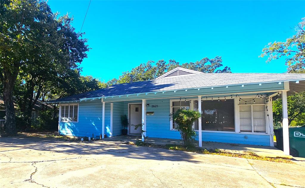 2621 N Locust Street - Photo 1