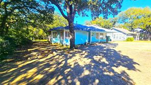 2621 N Locust Street - Photo 2