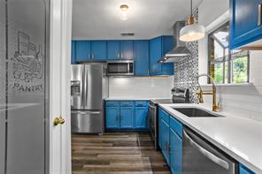 4040 Carolyn Road - Photo 9