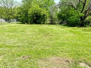 205 W Houston Street - Photo 2