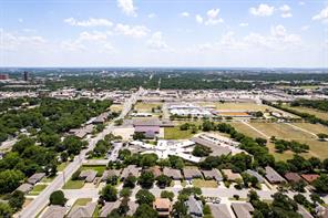 2229 N Carroll Boulevard - Photo 32