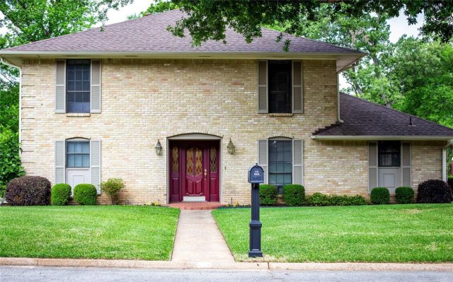 802 Circle Drive