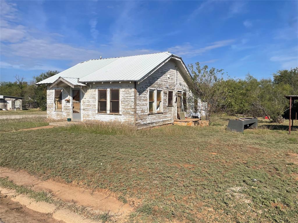 816 W Elliott Street - Photo 1
