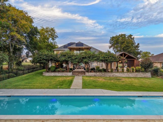 1140 The Shores Drive