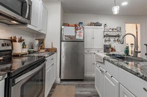 1100 Hillburn Drive - Photo 16