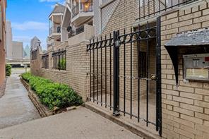 1010 Allen Street - Photo 3