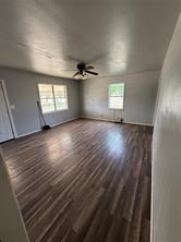 701 Perry - Photo 3