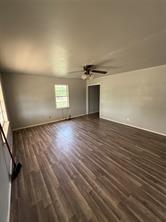 701 Perry - Photo 4