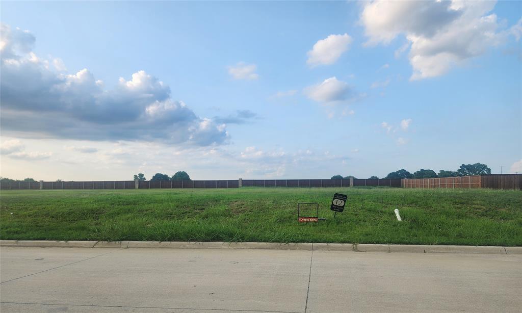 124 Chisolm Trail - Photo 1