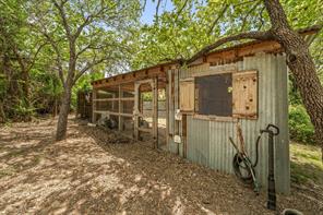 493 Private Road 1673 - Photo 32