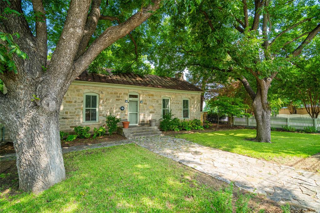 802 S Austin Street - Photo 3