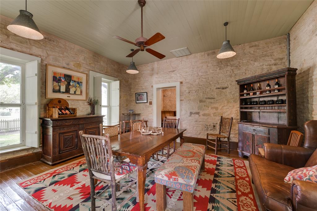 802 S Austin Street - Photo 8