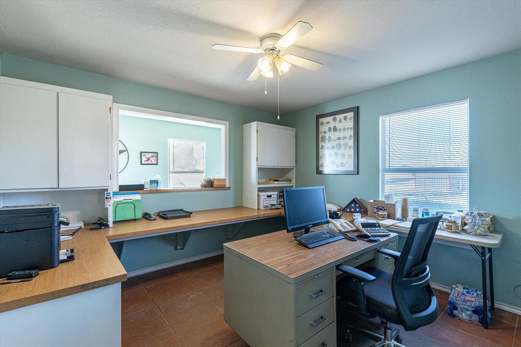 6407 S US HIGHWAY 377 - Photo 4