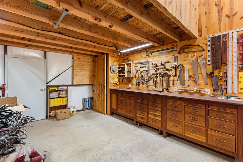 420 Private Road 1400 E - Photo 37