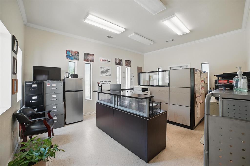610 W Simonds Road - Photo 13