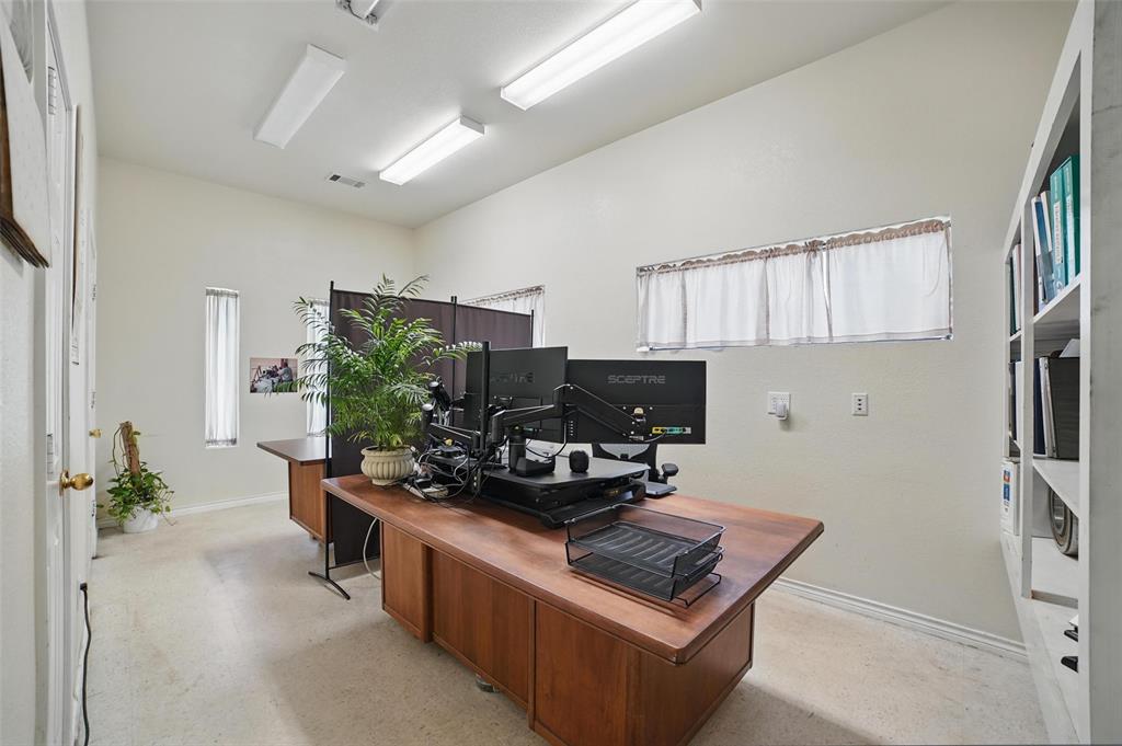 610 W Simonds Road - Photo 16