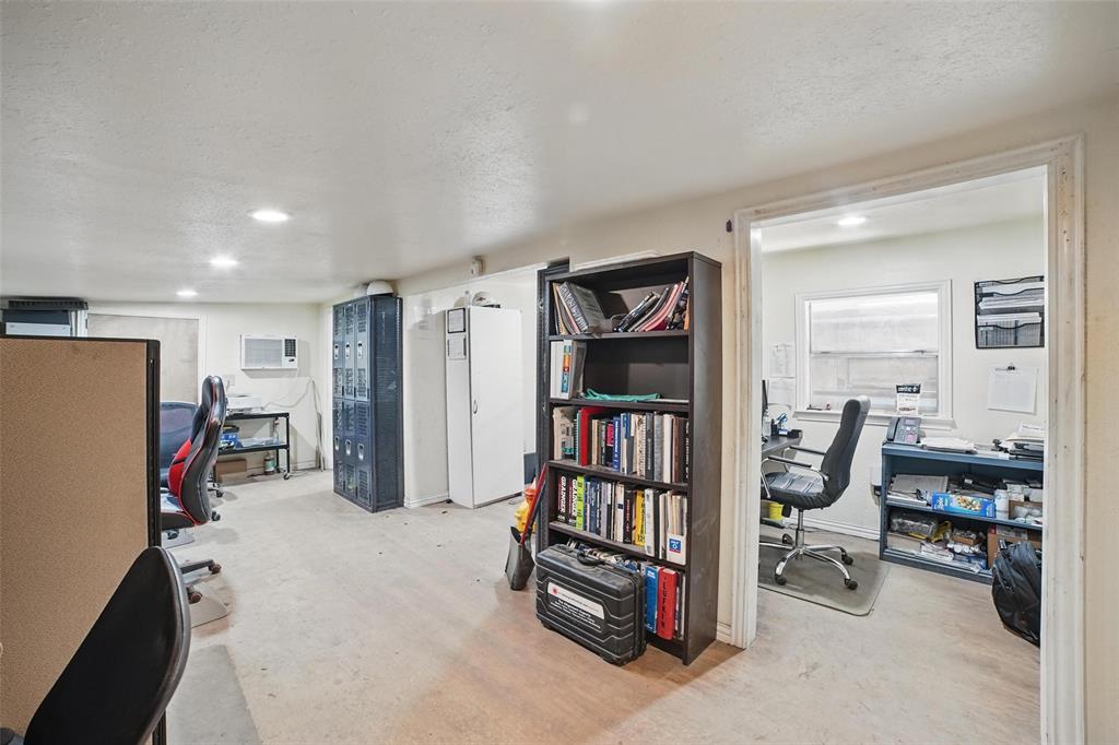 610 W Simonds Road - Photo 9