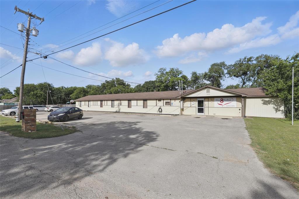 1915 N Wilhite Street - Photo 1