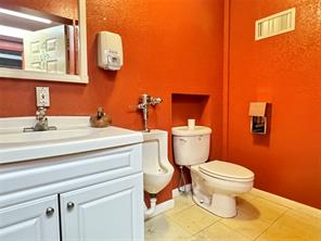 321 N West Street - Photo 10