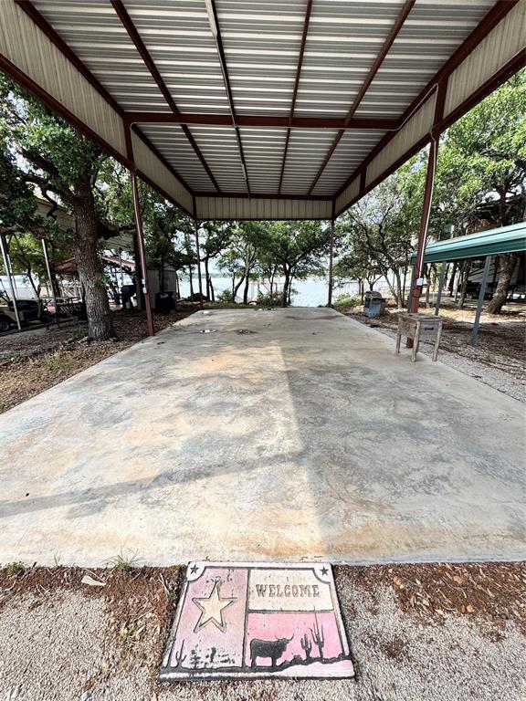538 Oak Point - Photo 1