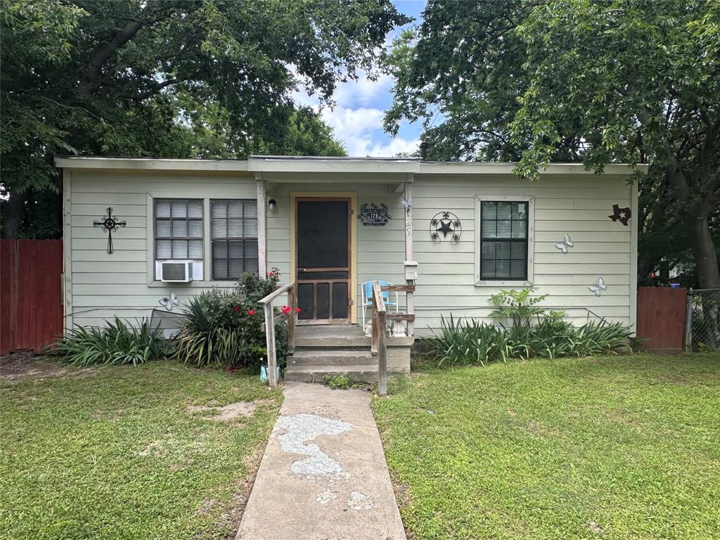 129 E Wanda Drive - Photo 1