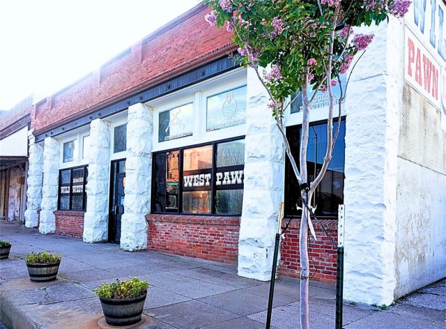 117 E Houston Street