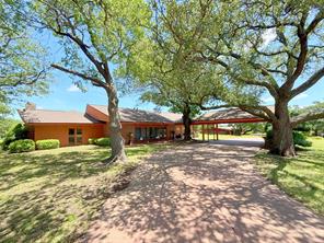 905 Bennett Drive - Photo 2
