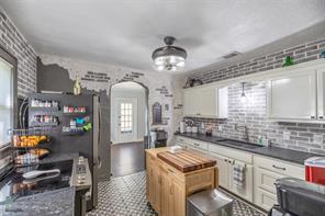 202 E Ross Street - Photo 14