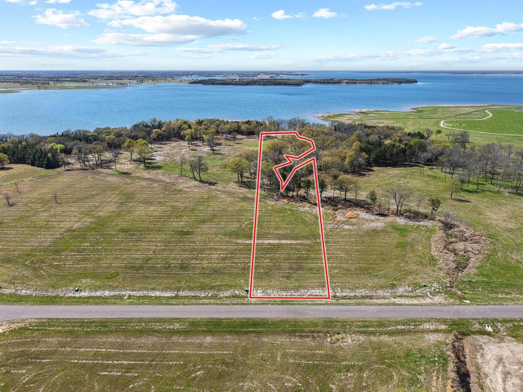 310 Lakewood Lane - Photo 1