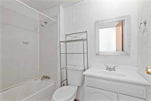 1502 Avenue B - Photo 12