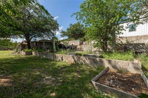 1502 Avenue B - Photo 24