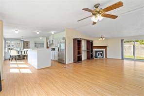 1502 Avenue B - Photo 3