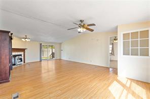 1502 Avenue B - Photo 4