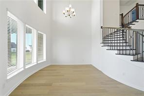 211 Condor Court - Photo 18