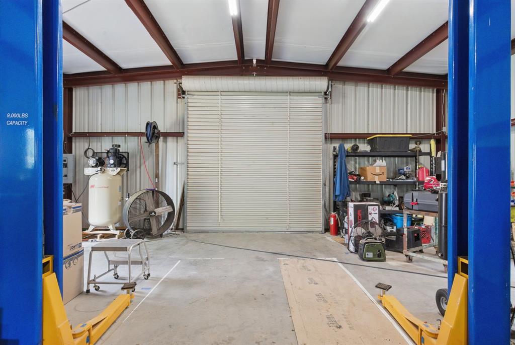 565 Ridgeway Drive - Photo 6