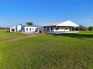 7563 Farm Road 128 - Photo 2