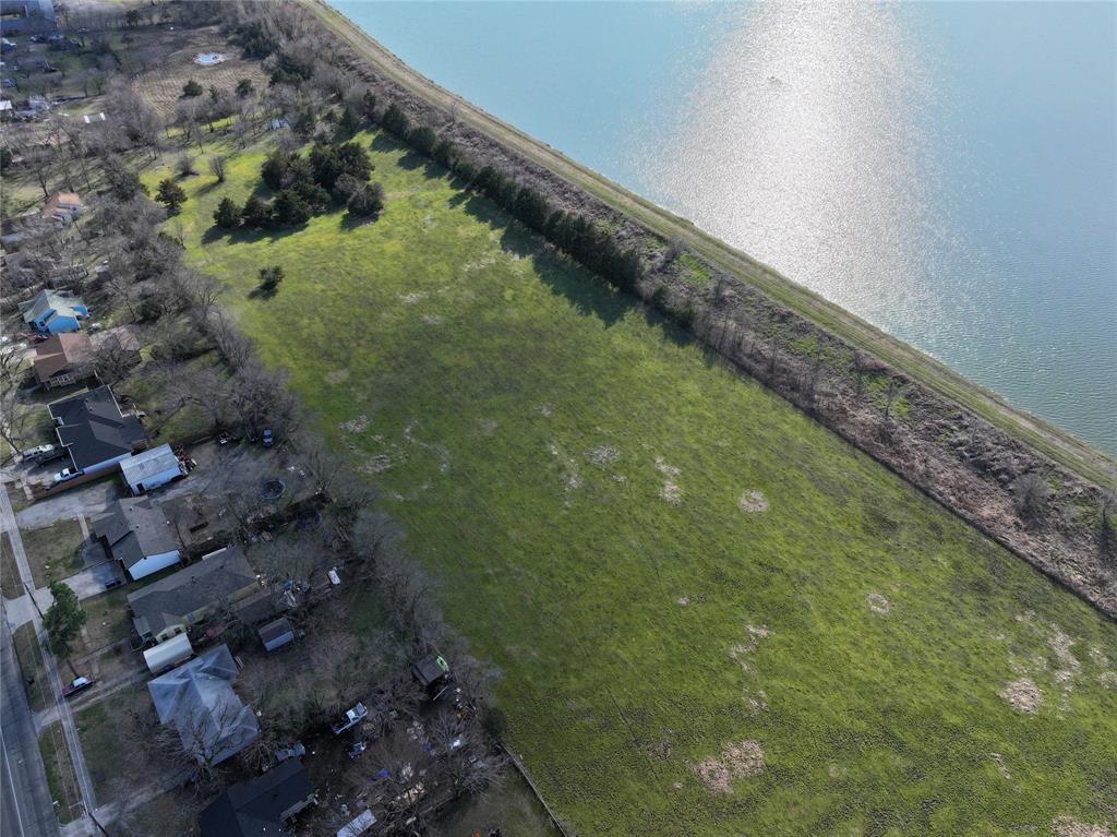 1215 Wolfe City Drive - Photo 4
