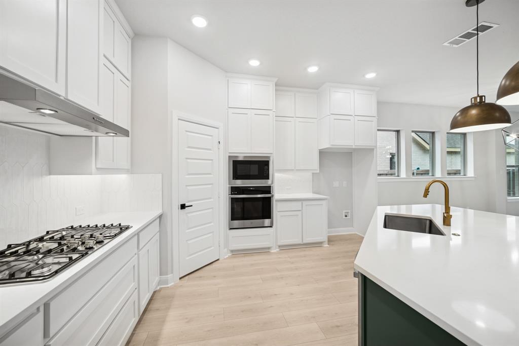 9512 Dahlia Boulevard - Photo 15