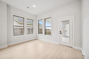 9512 Dahlia Boulevard - Photo 28