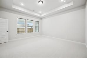 9512 Dahlia Boulevard - Photo 5
