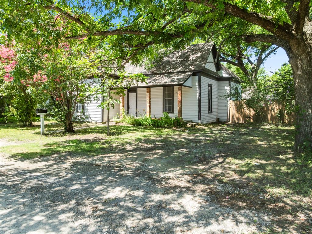 102 Chestnut Street - Photo 1