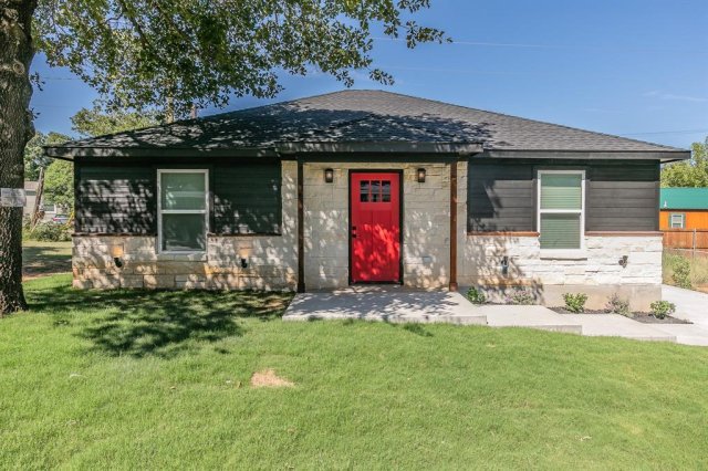 105 Red Oak Street